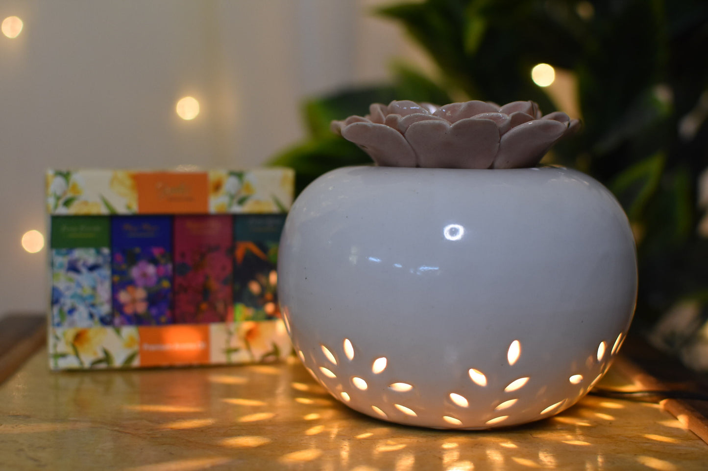 Lotus Lamp Electric Diffuser With 4 Premium Aroma Oils